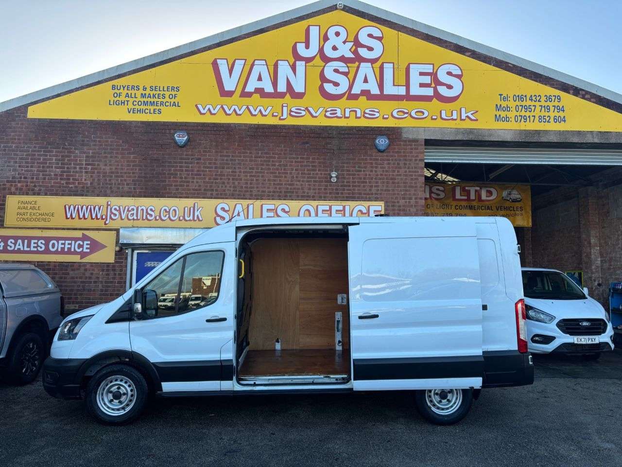 A 2021 FORD TRANSIT 2.0 350 EcoBlue Leader Panel Van 5dr Diesel Manual FWD L3 H2 Euro 6 (s/s) ( A 2021 FORD TRANSIT 2.0 350 EcoBlue Leader Panel Van 5dr Diesel Manual FWD L3 H2 Euro 6 (s/s) (