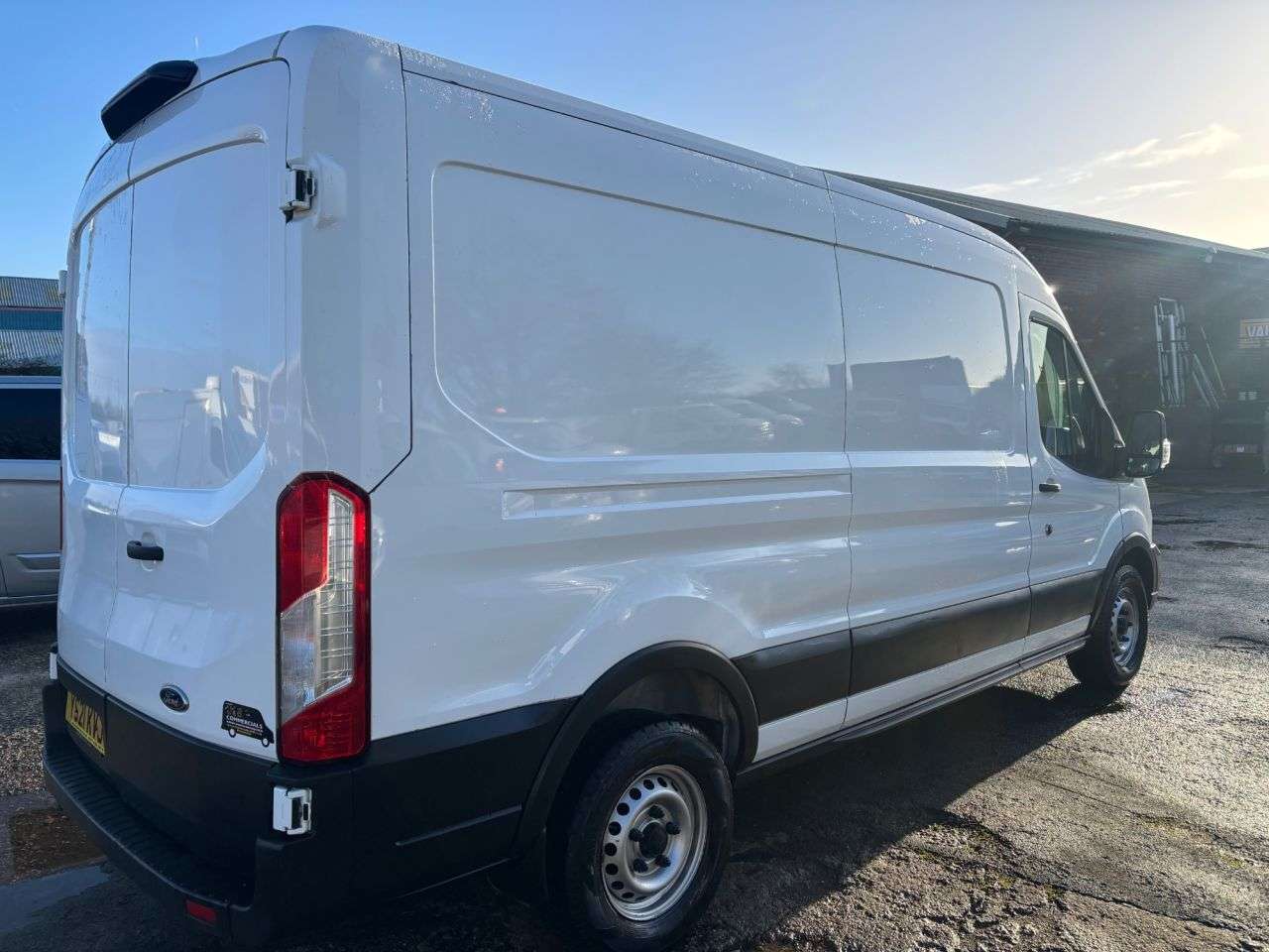 A 2021 FORD TRANSIT 2.0 350 EcoBlue Leader Panel Van 5dr Diesel Manual FWD L3 H2 Euro 6 (s/s) ( A 2021 FORD TRANSIT 2.0 350 EcoBlue Leader Panel Van 5dr Diesel Manual FWD L3 H2 Euro 6 (s/s) (