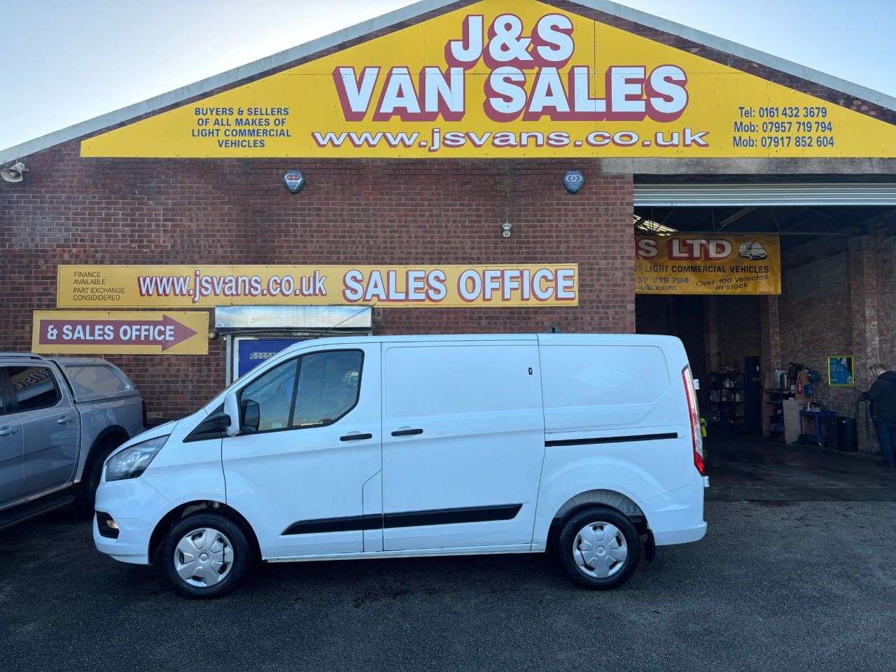 A 2022 FORD TRANSIT CUSTOM £6995 + VAT TREND A/C VAN STOCKPORT / MANCHESTER A 2022 FORD TRANSIT CUSTOM £6995 + VAT TREND A/C VAN STOCKPORT / MANCHESTER