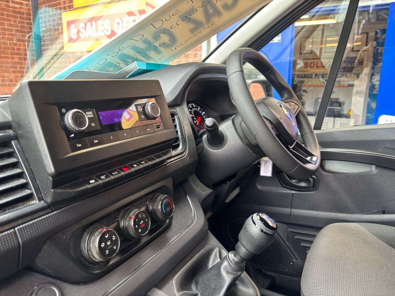 2022 RENAULT TRAFIC 2022 RENAULT TRAFIC