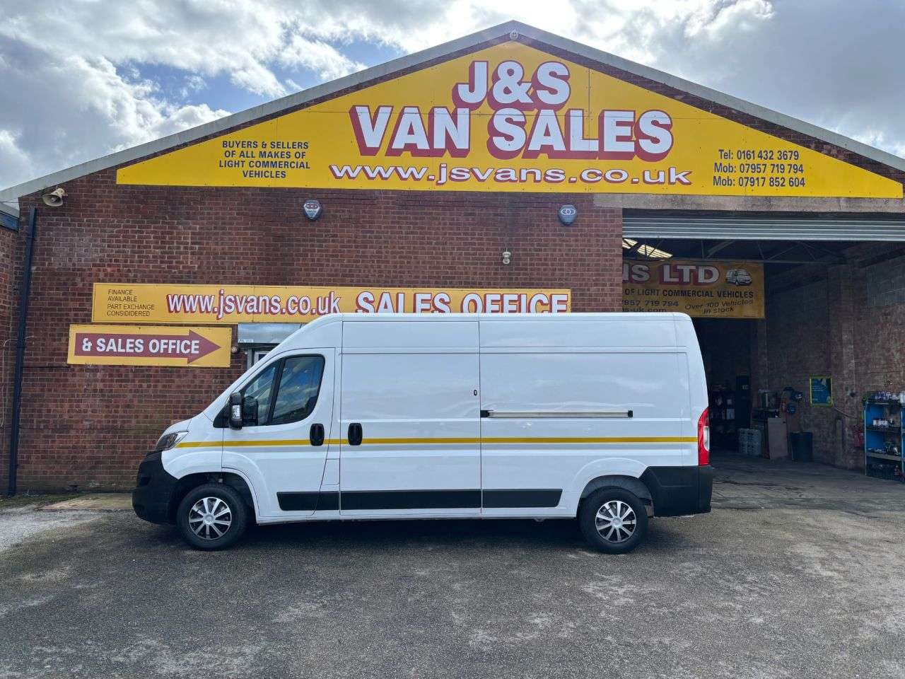 A 2024 VAUXHALL MOVANO 3500 BiTurbo Prime Panel Van 5dr Diesel Manual FWD L3 H2 Euro 6 (s/s) (140 A 2024 VAUXHALL MOVANO 3500 BiTurbo Prime Panel Van 5dr Diesel Manual FWD L3 H2 Euro 6 (s/s) (140