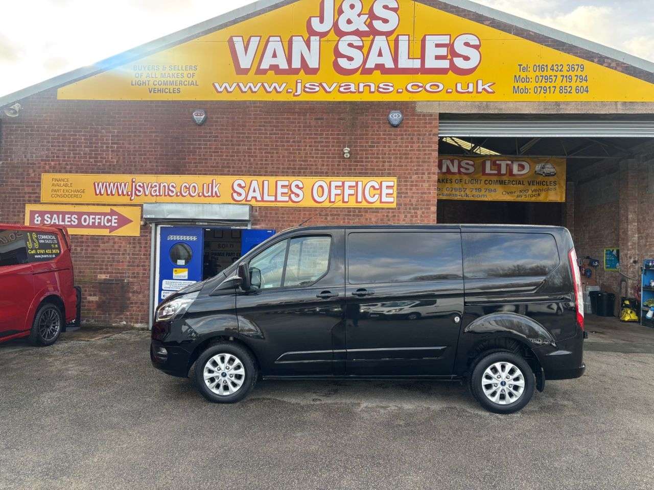 A 2021 FORD TRANSIT CUSTOM £17995 NO VAT Limited Panel Van 5dr Diesel Manual L1 H1 Euro 6 (s/s) (130 p A 2021 FORD TRANSIT CUSTOM £17995 NO VAT Limited Panel Van 5dr Diesel Manual L1 H1 Euro 6 (s/s) (130 p