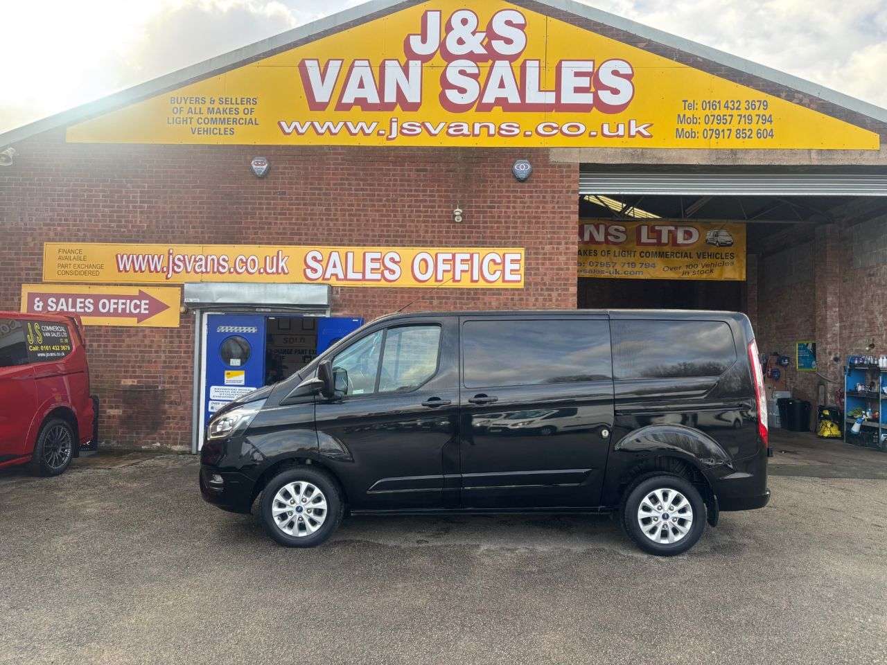 A 2021 FORD TRANSIT CUSTOM £17995 NO VAT Limited Panel Van 5dr Diesel Manual L1 H1 Euro 6 (s/s) (130 p A 2021 FORD TRANSIT CUSTOM £17995 NO VAT Limited Panel Van 5dr Diesel Manual L1 H1 Euro 6 (s/s) (130 p