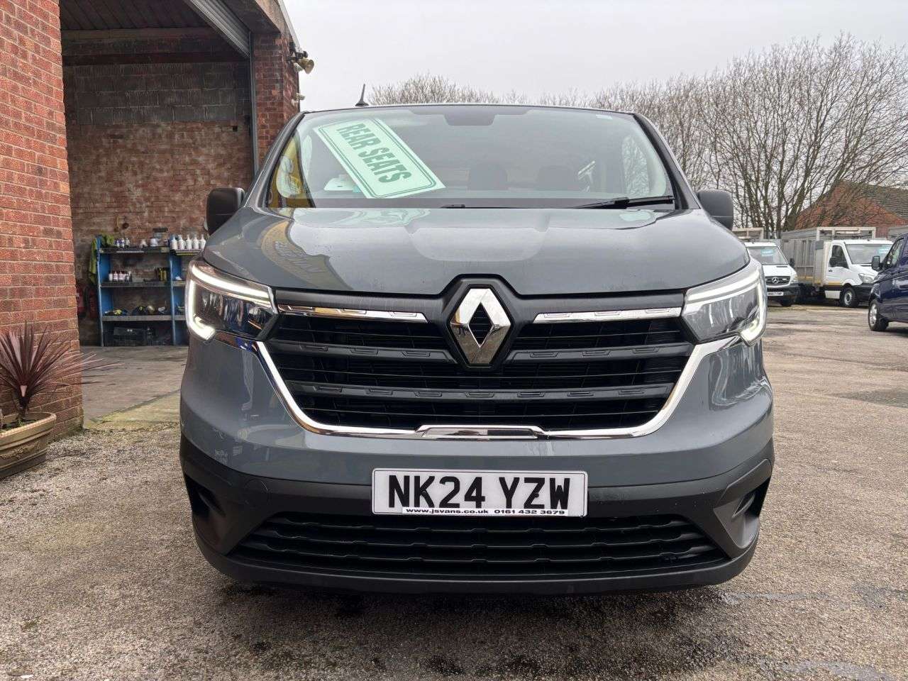 A 2024 RENAULT TRAFIC 2.0 dCi SL28 Business Minibus Double Cab 5dr Diesel Manual L1 H1 Euro 6 (s/ A 2024 RENAULT TRAFIC 2.0 dCi SL28 Business Minibus Double Cab 5dr Diesel Manual L1 H1 Euro 6 (s/
