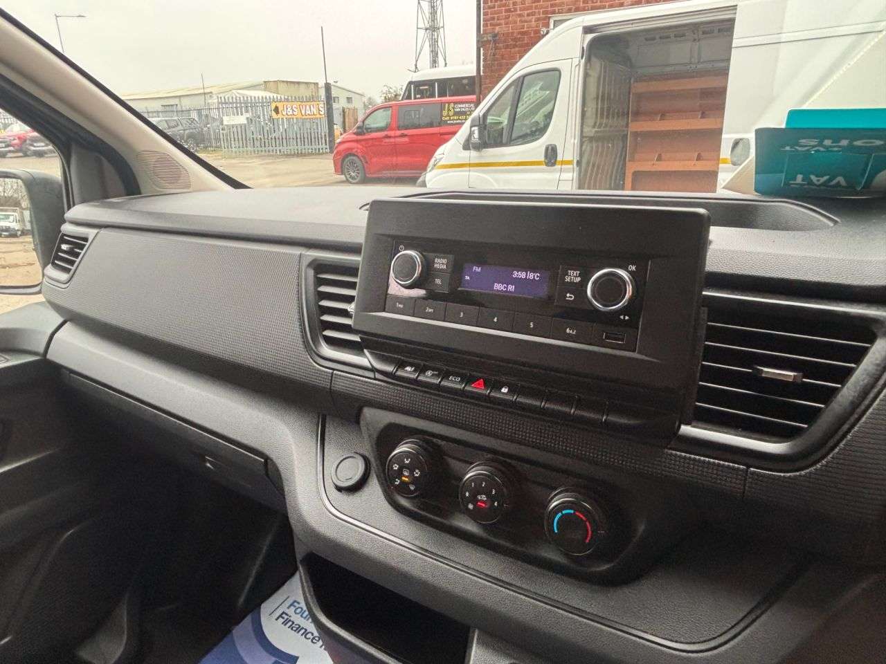 2024 RENAULT TRAFIC 2024 RENAULT TRAFIC