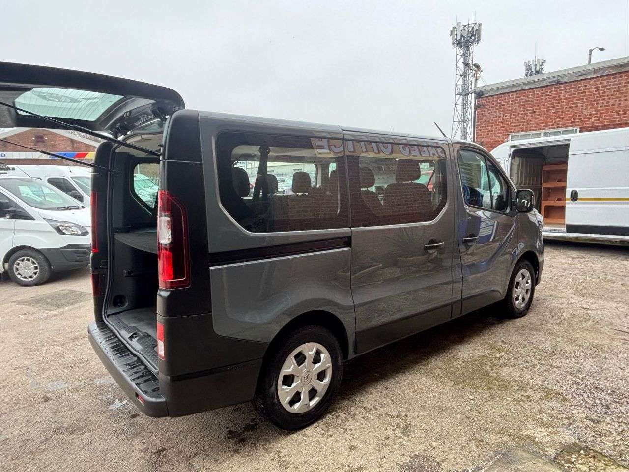2024 RENAULT TRAFIC 2024 RENAULT TRAFIC