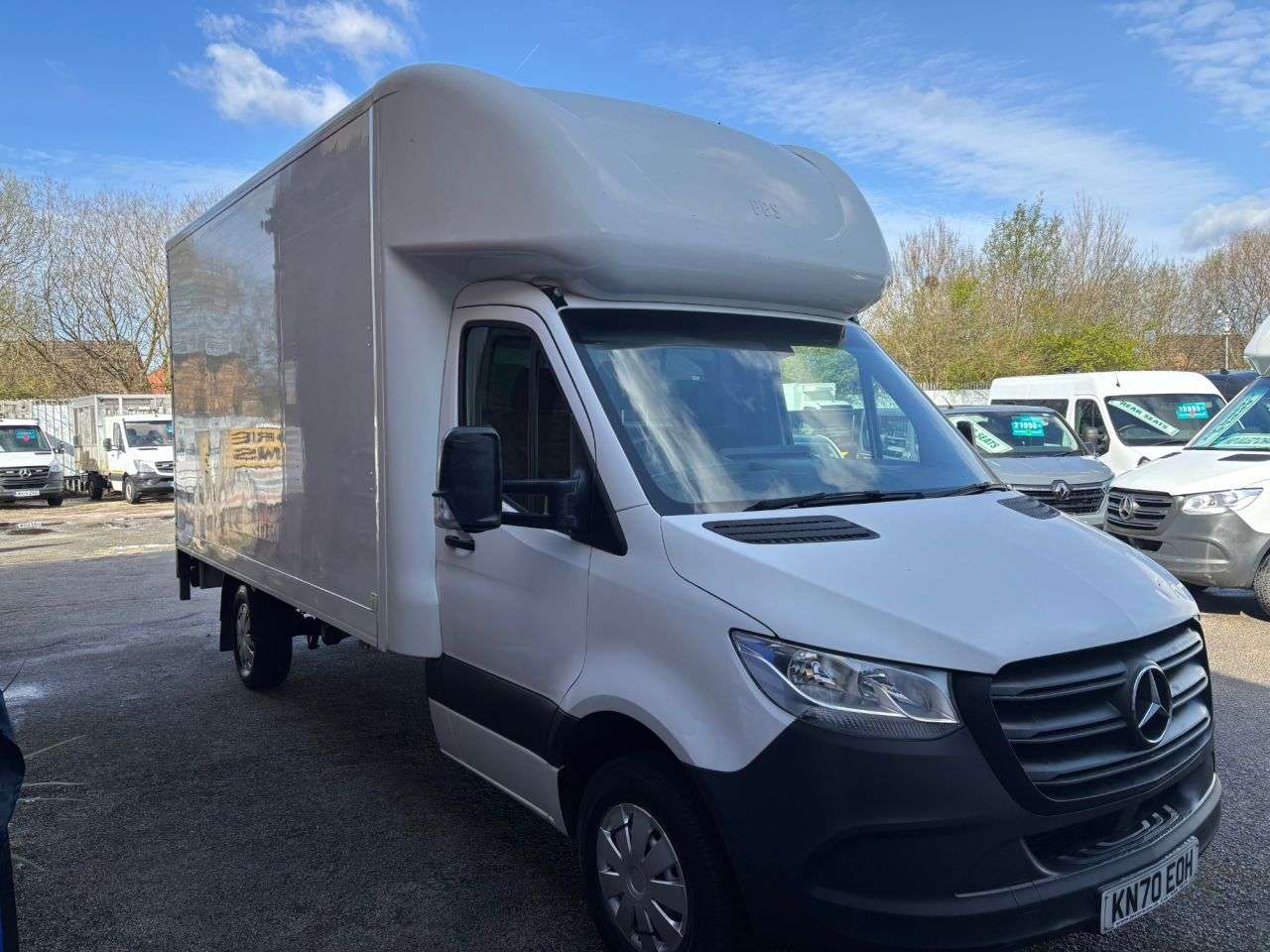 A 2020 MERCEDES-BENZ SPRINTER LUTON 314 CDI Chassis Cab 2dr luton tailift RWD L3 Euro 6 (s/s) (150 ps) A 2020 MERCEDES-BENZ SPRINTER LUTON 314 CDI Chassis Cab 2dr luton tailift RWD L3 Euro 6 (s/s) (150 ps)
