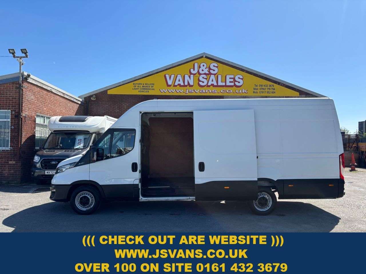 A 2020 IVECO DAILY 2.3D HPI 14V Business MAXI HI TOP LWB H3 Euro 6 (s/s) (140 ps) + A/C A 2020 IVECO DAILY 2.3D HPI 14V Business MAXI HI TOP LWB H3 Euro 6 (s/s) (140 ps) + A/C