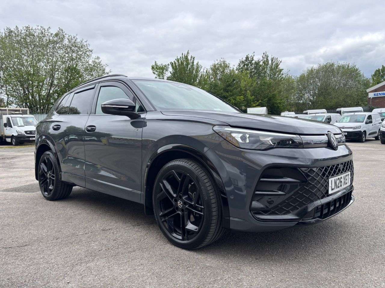 A 2026 VOLKSWAGEN TIGUAN 1.5 eTSI MHEV R Black Edition SUV 5dr Petrol Hybrid DSG Euro 6 (s/s) (150 p A 2026 VOLKSWAGEN TIGUAN 1.5 eTSI MHEV R Black Edition SUV 5dr Petrol Hybrid DSG Euro 6 (s/s) (150 p