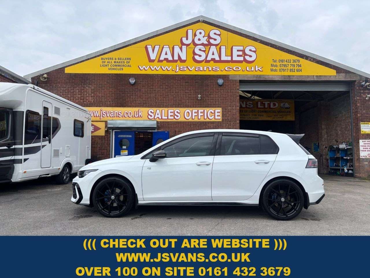 A 2025 VOLKSWAGEN GOLF 1.5 eTSI MHEV Black Edition Hatchback 5dr Petrol Hybrid DSG Euro 6 (s/s) (1 A 2025 VOLKSWAGEN GOLF 1.5 eTSI MHEV Black Edition Hatchback 5dr Petrol Hybrid DSG Euro 6 (s/s) (1
