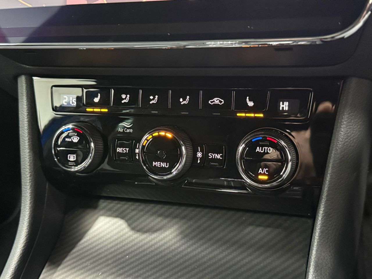 2020 SKODA SUPERB 2020 SKODA SUPERB