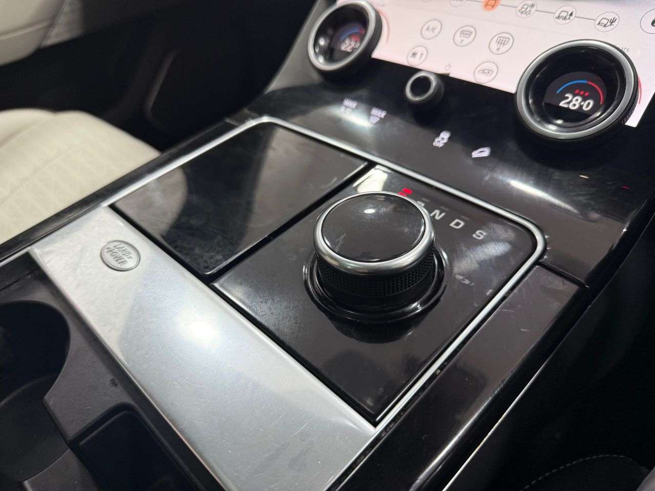 2018 LAND ROVER RANGE ROVER VELAR 2018 LAND ROVER RANGE ROVER VELAR