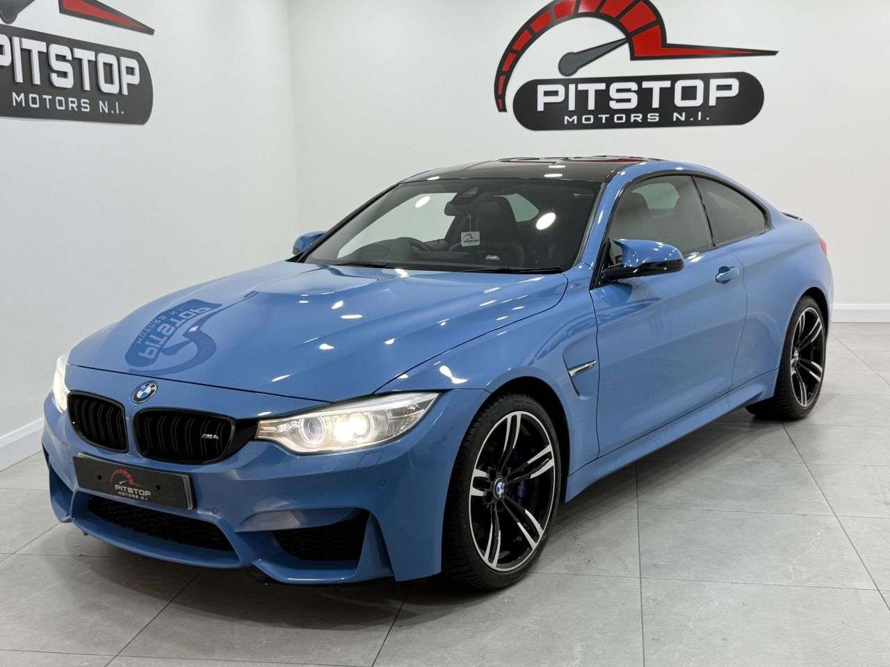 2015 BMW M4 2015 BMW M4