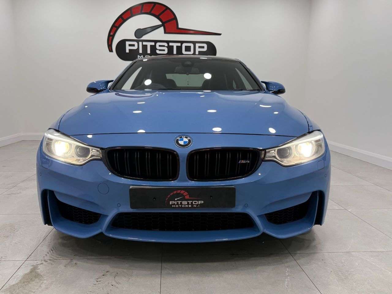 2015 BMW M4 2015 BMW M4