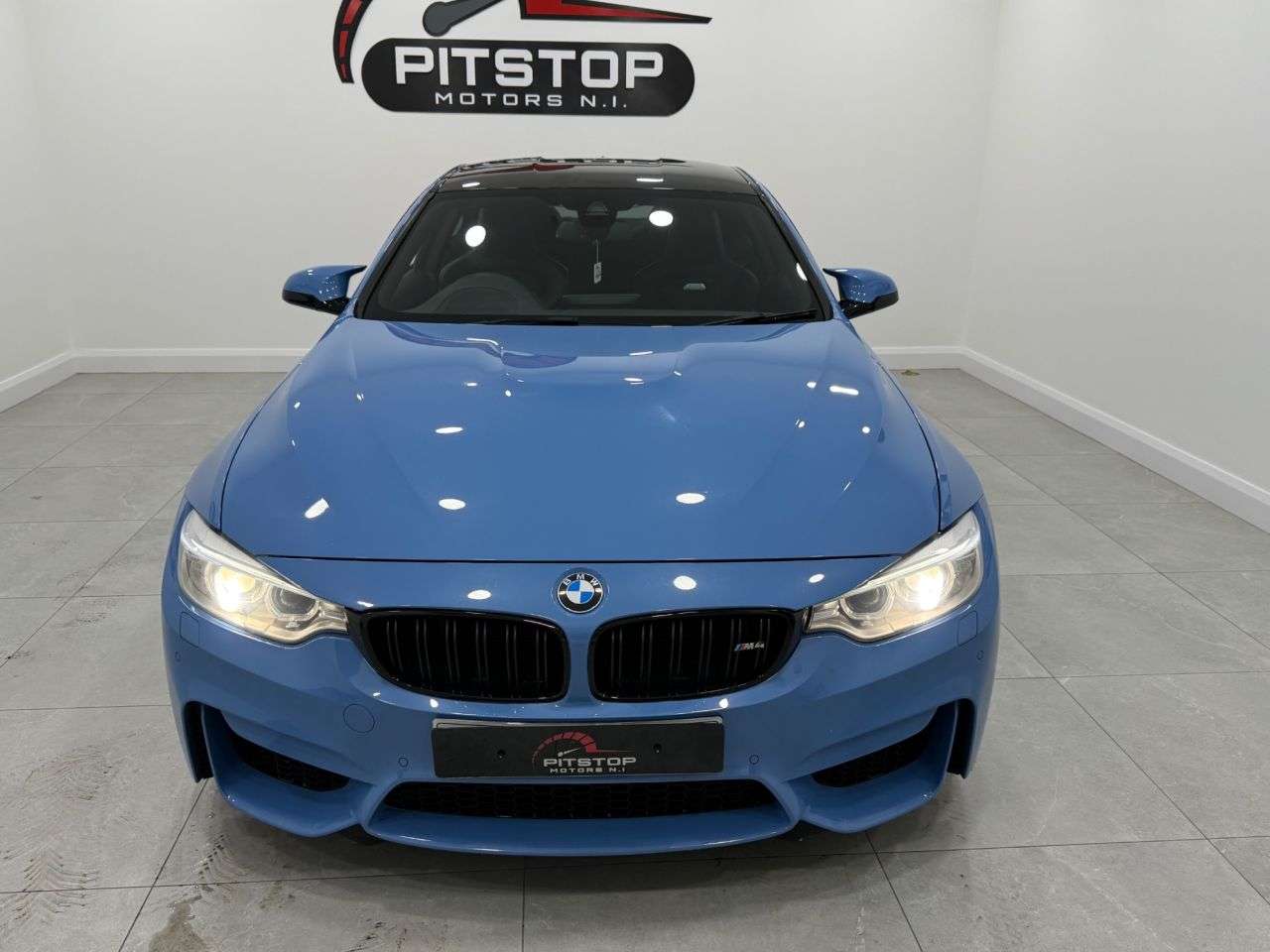 2015 BMW M4 2015 BMW M4