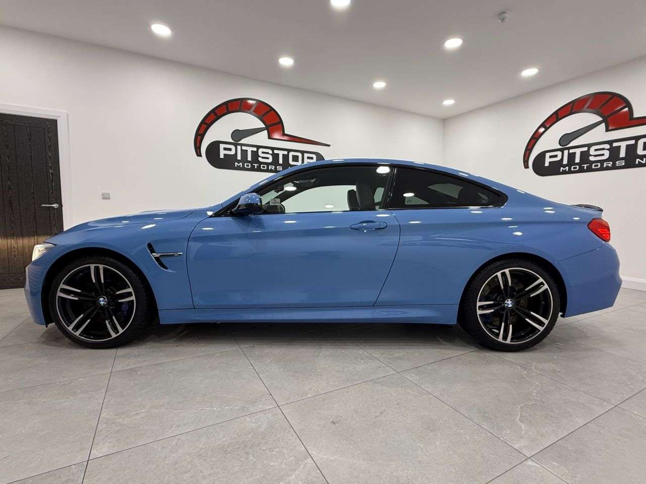 2015 BMW M4 2015 BMW M4