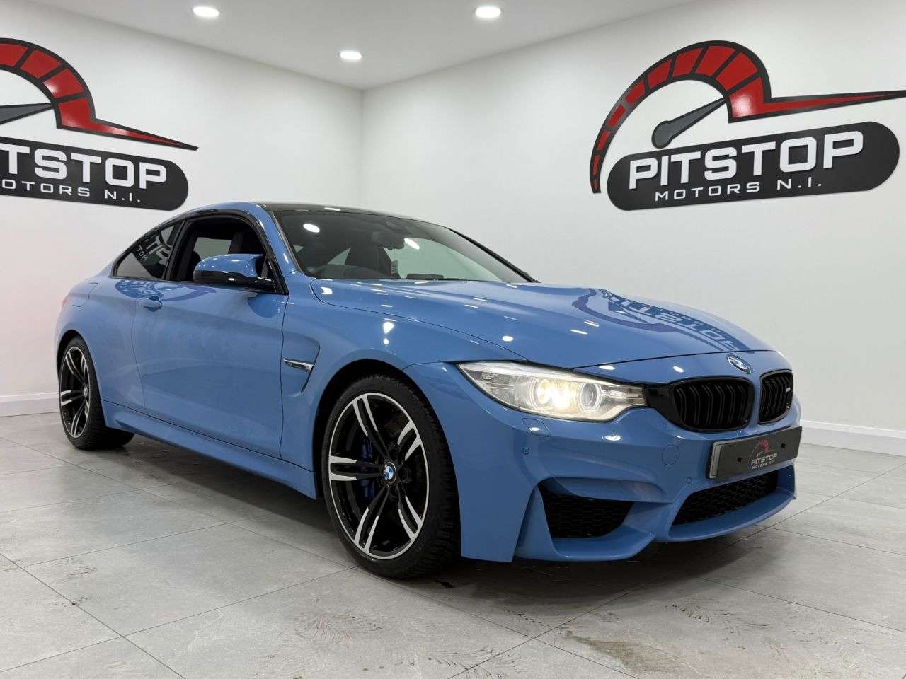 2015 BMW M4 2015 BMW M4