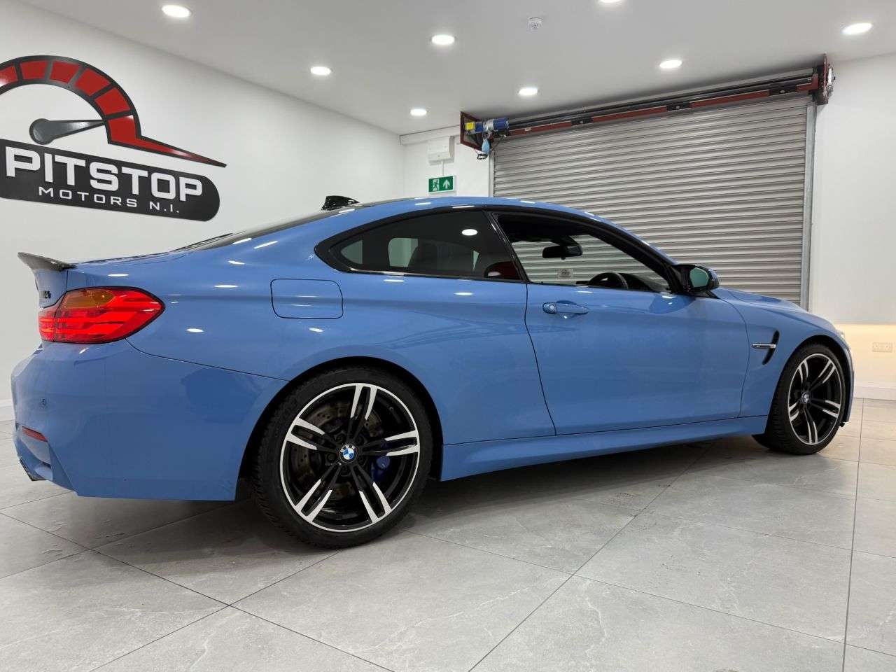 2015 BMW M4 2015 BMW M4