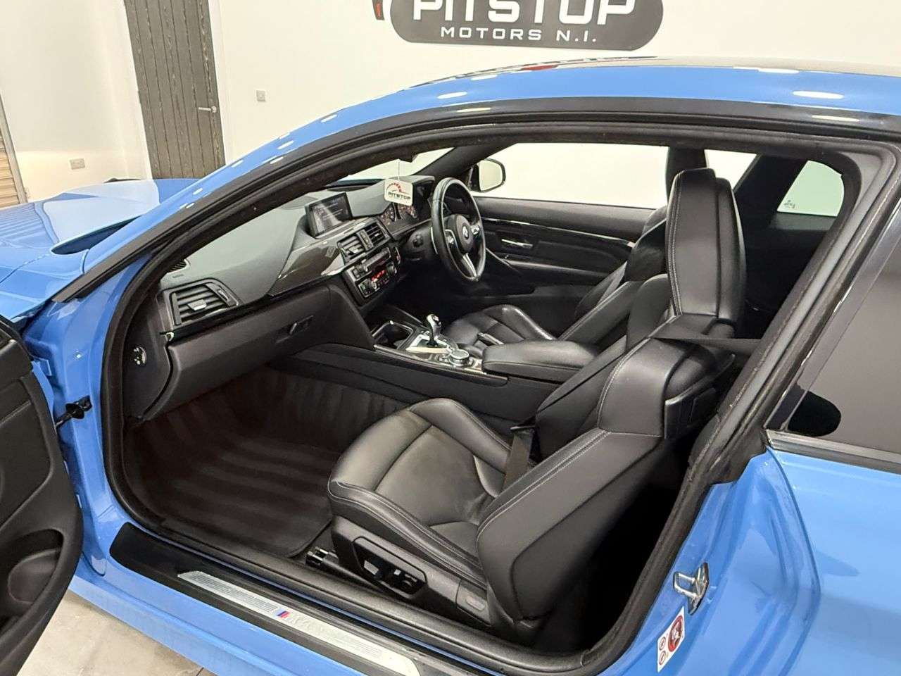 2015 BMW M4 2015 BMW M4