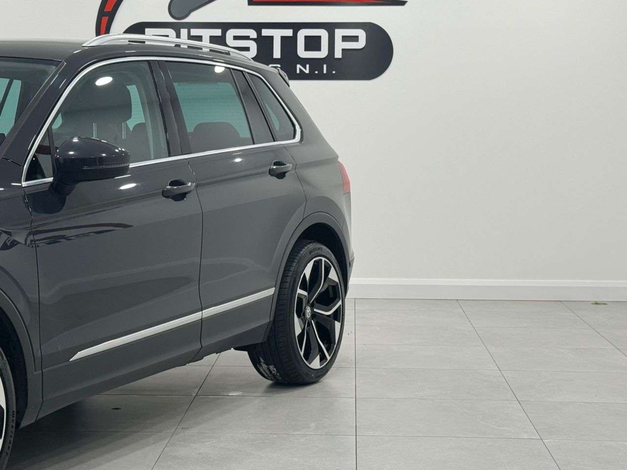 2017 VOLKSWAGEN TIGUAN 2017 VOLKSWAGEN TIGUAN