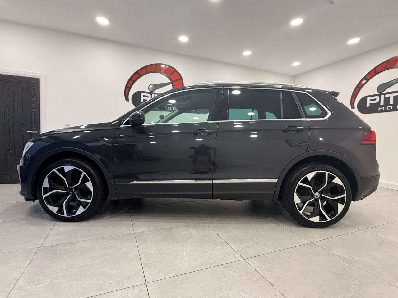 2017 VOLKSWAGEN TIGUAN 2017 VOLKSWAGEN TIGUAN