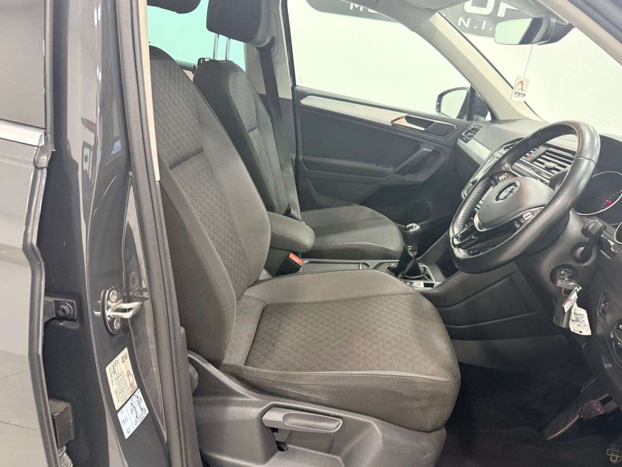 2017 VOLKSWAGEN TIGUAN 2017 VOLKSWAGEN TIGUAN