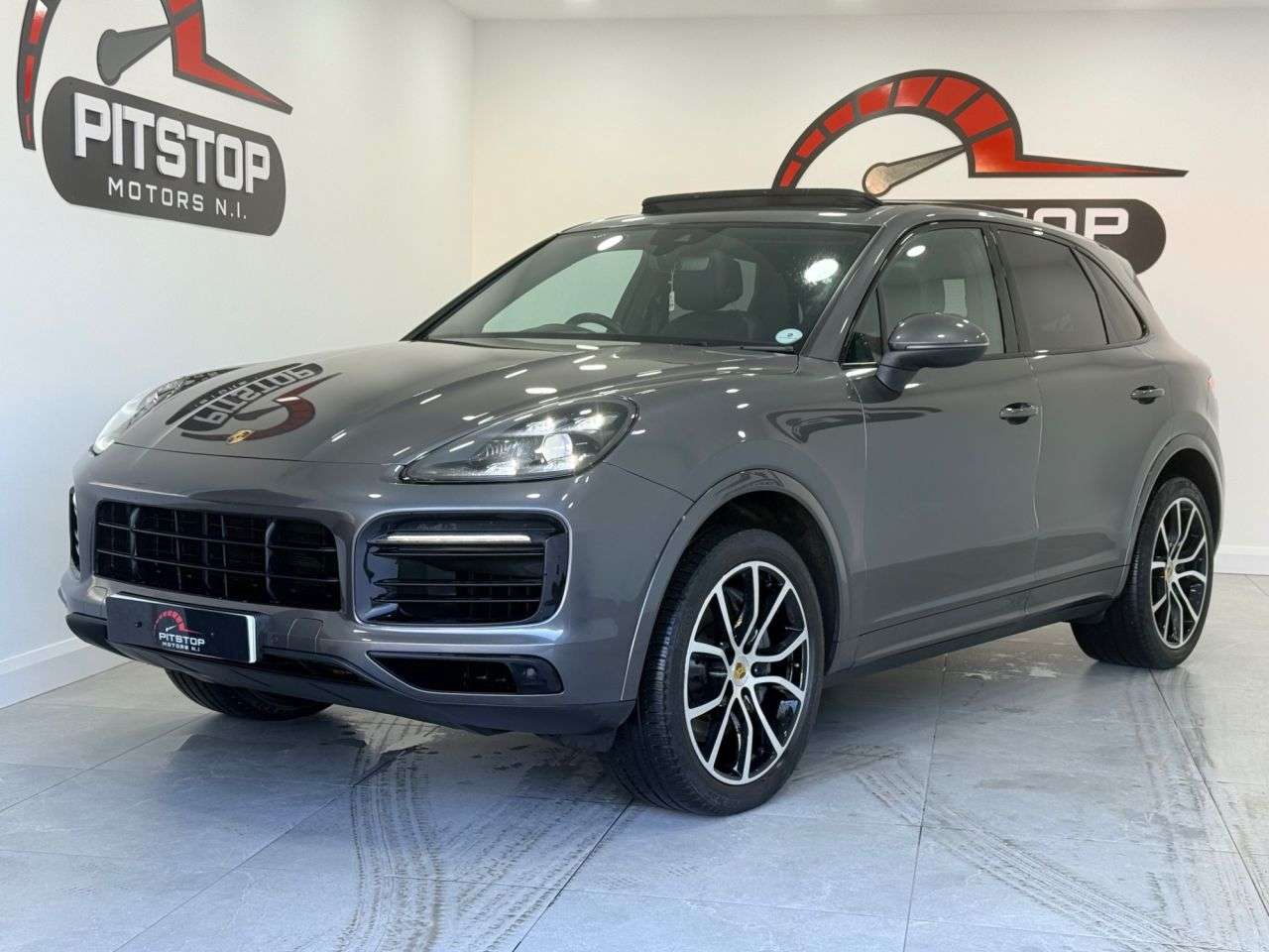 A 2019 PORSCHE CAYENNE 2.9T V6 GPF S SUV 5dr Petrol TiptronicS 4WD Euro 6 (s/s) (440 ps) A 2019 PORSCHE CAYENNE 2.9T V6 GPF S SUV 5dr Petrol TiptronicS 4WD Euro 6 (s/s) (440 ps)