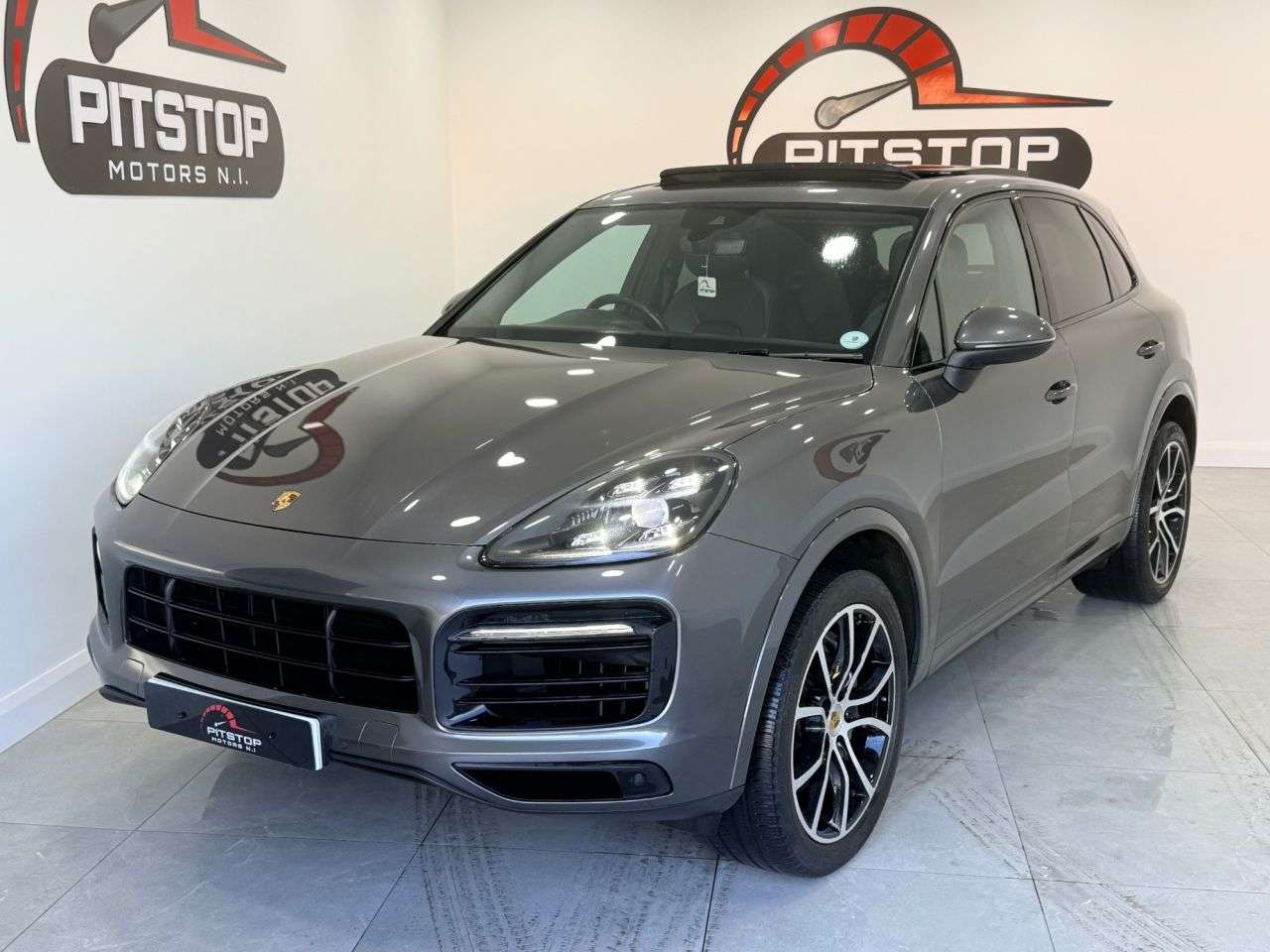 A 2019 PORSCHE CAYENNE 2.9T V6 GPF S SUV 5dr Petrol TiptronicS 4WD Euro 6 (s/s) (440 ps) A 2019 PORSCHE CAYENNE 2.9T V6 GPF S SUV 5dr Petrol TiptronicS 4WD Euro 6 (s/s) (440 ps)