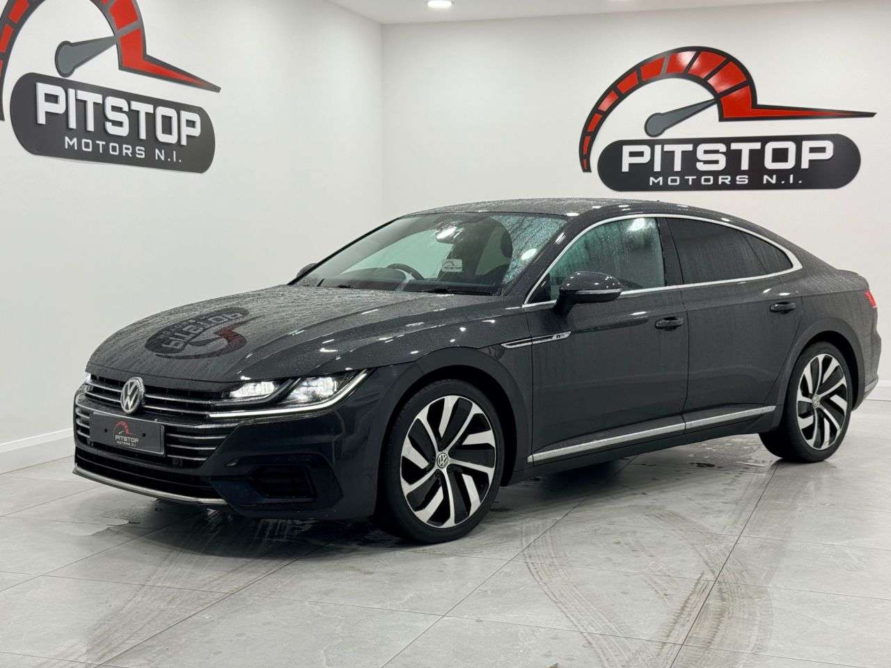 A 2018 VOLKSWAGEN ARTEON 2.0 TSI R-Line Fastback 5dr Petrol DSG Euro 6 (s/s) (190 ps) A 2018 VOLKSWAGEN ARTEON 2.0 TSI R-Line Fastback 5dr Petrol DSG Euro 6 (s/s) (190 ps)