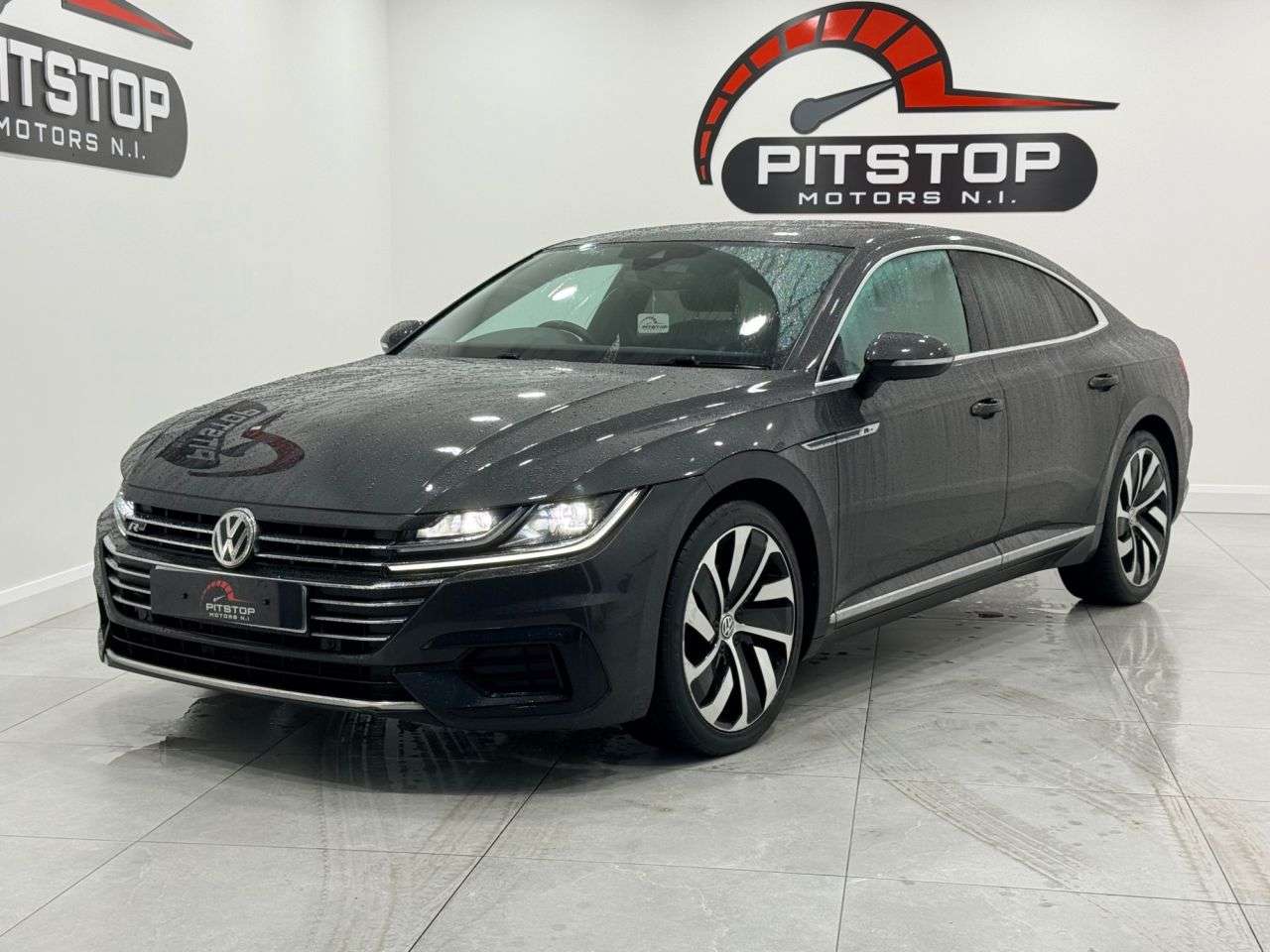 A 2018 VOLKSWAGEN ARTEON 2.0 TSI R-Line Fastback 5dr Petrol DSG Euro 6 (s/s) (190 ps) A 2018 VOLKSWAGEN ARTEON 2.0 TSI R-Line Fastback 5dr Petrol DSG Euro 6 (s/s) (190 ps)