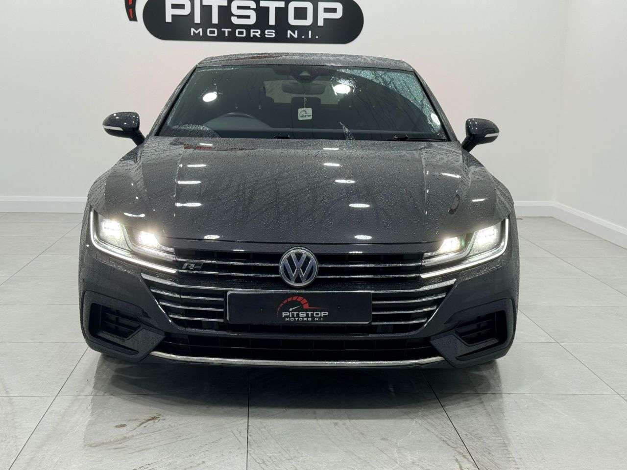 A 2018 VOLKSWAGEN ARTEON 2.0 TSI R-Line Fastback 5dr Petrol DSG Euro 6 (s/s) (190 ps) A 2018 VOLKSWAGEN ARTEON 2.0 TSI R-Line Fastback 5dr Petrol DSG Euro 6 (s/s) (190 ps)