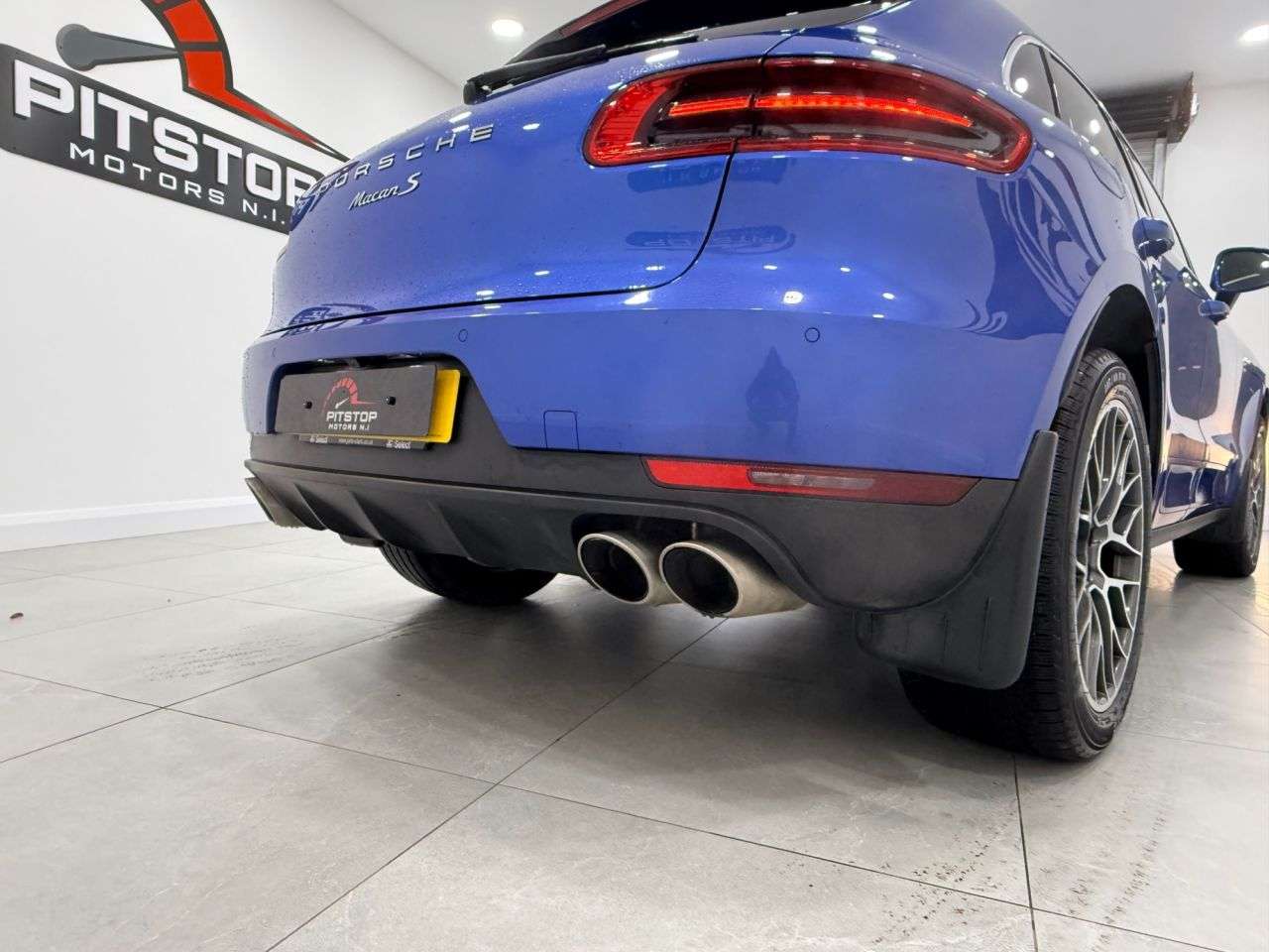 2015 PORSCHE MACAN 2015 PORSCHE MACAN