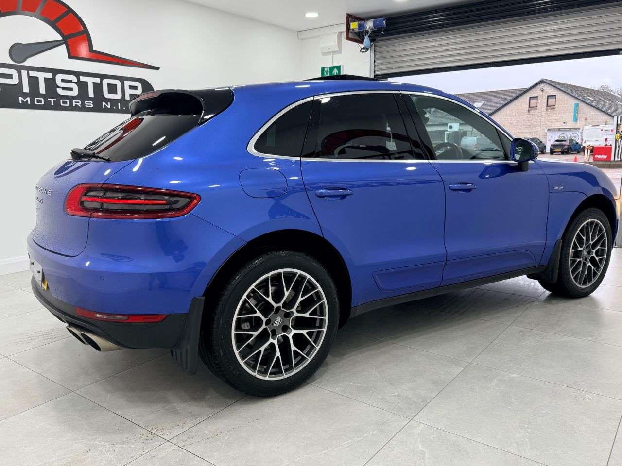 2015 PORSCHE MACAN 2015 PORSCHE MACAN