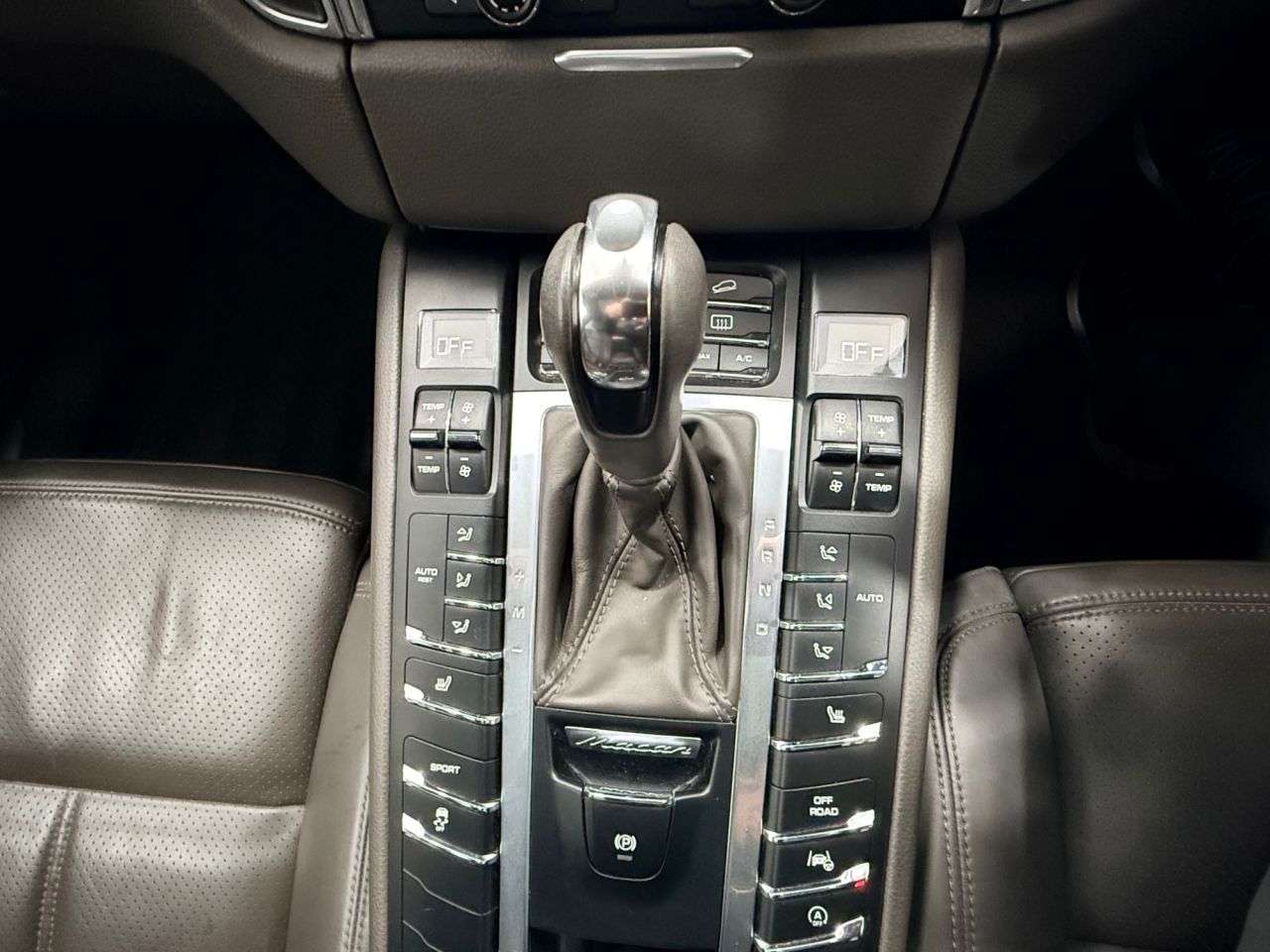 2015 PORSCHE MACAN 2015 PORSCHE MACAN