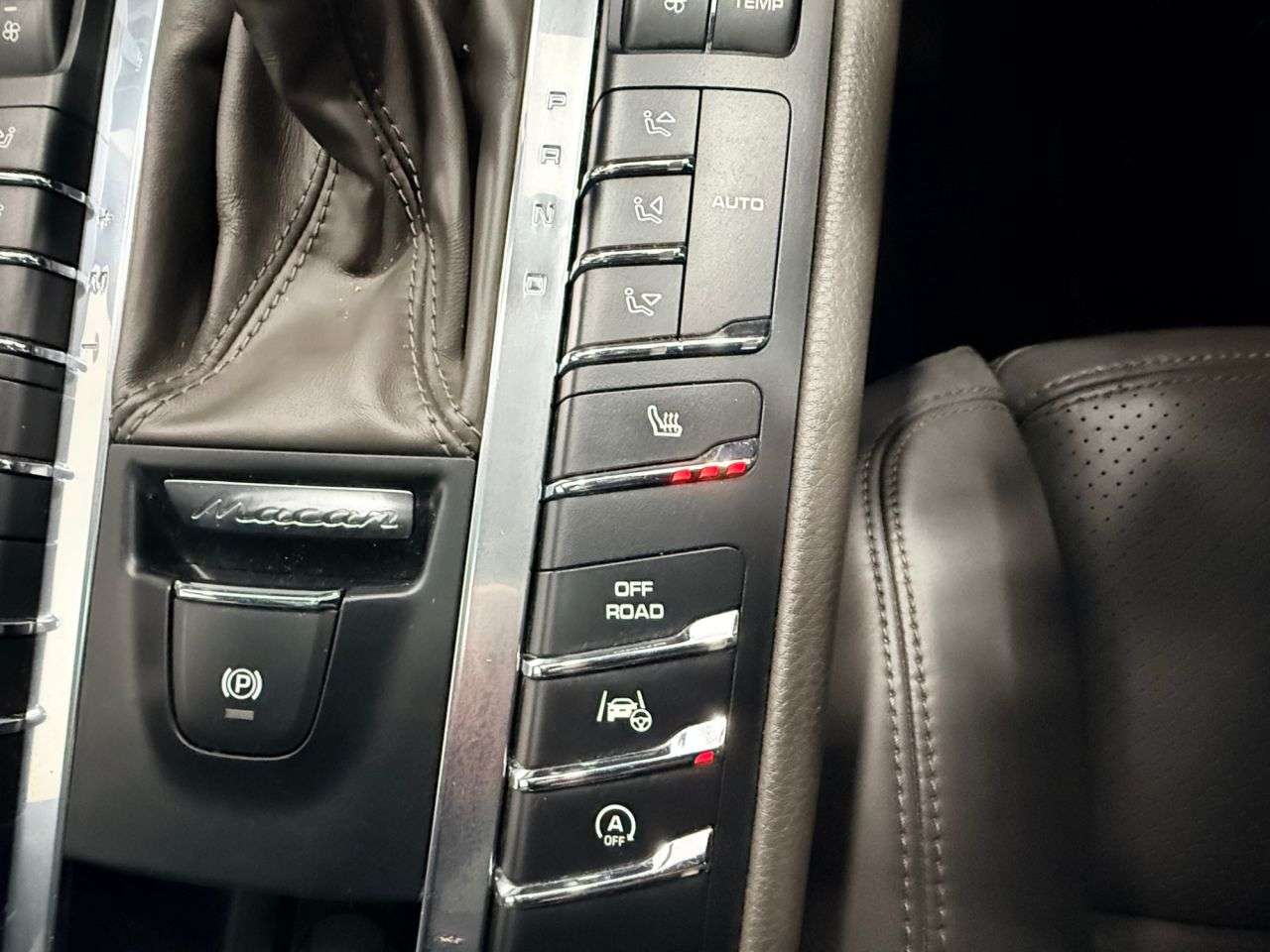 2015 PORSCHE MACAN 2015 PORSCHE MACAN