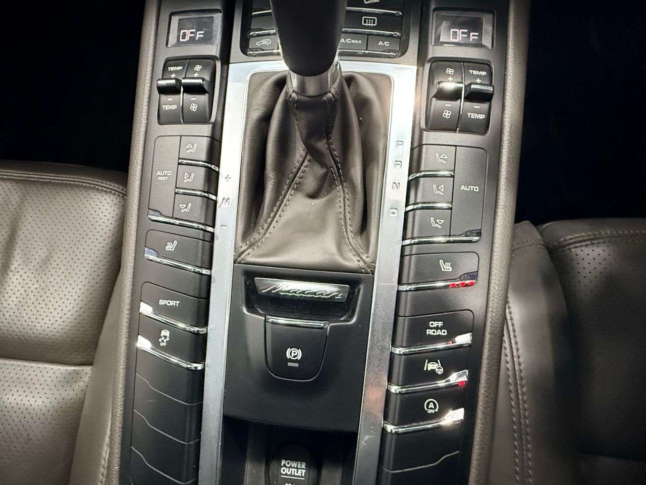 2015 PORSCHE MACAN 2015 PORSCHE MACAN