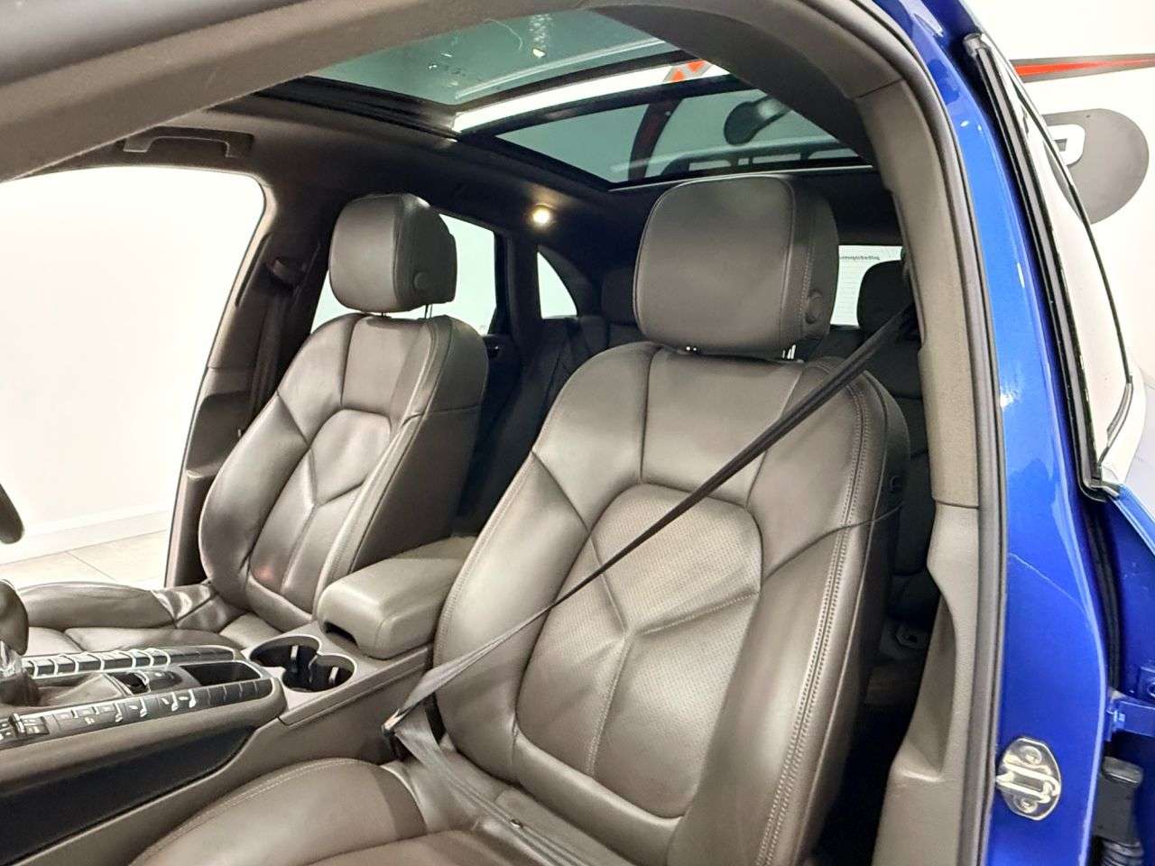 2015 PORSCHE MACAN 2015 PORSCHE MACAN