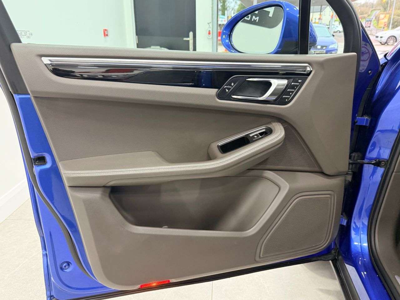 2015 PORSCHE MACAN 2015 PORSCHE MACAN