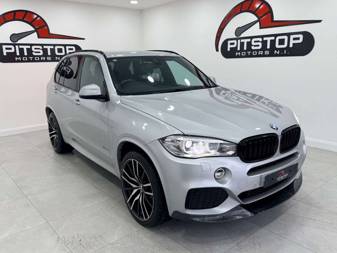 A 2015 BMW X5 3.0 30d M Sport SUV 5dr Diesel Auto xDrive Euro 6 (s/s) (258 ps) A 2015 BMW X5 3.0 30d M Sport SUV 5dr Diesel Auto xDrive Euro 6 (s/s) (258 ps)