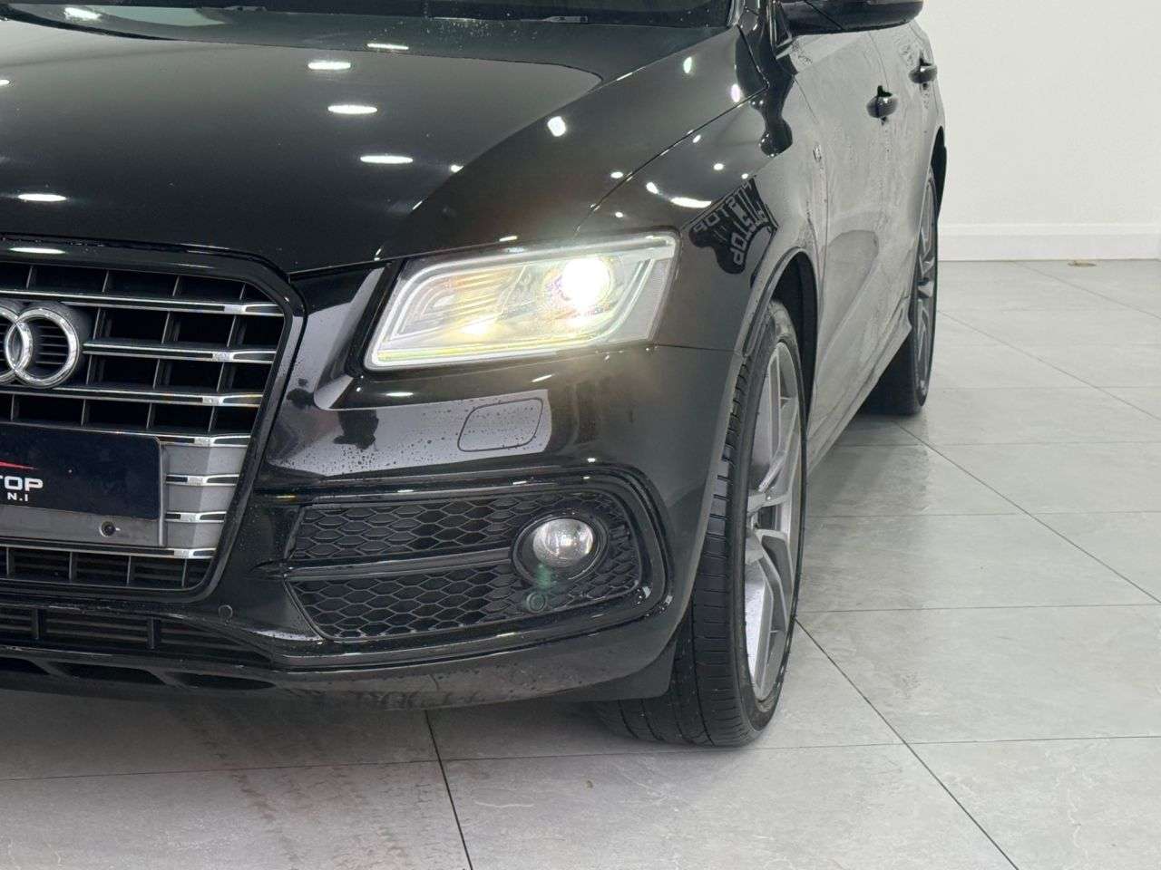 A 2015 AUDI SQ5 3.0 BiTDI V6 SUV 5dr Diesel Tiptronic quattro Euro 6 (s/s) (313 ps) A 2015 AUDI SQ5 3.0 BiTDI V6 SUV 5dr Diesel Tiptronic quattro Euro 6 (s/s) (313 ps)
