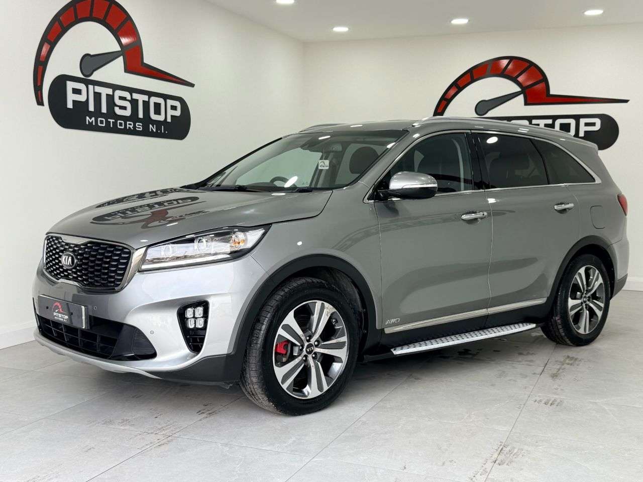 A 2019 KIA SORENTO 2.2 CRDi GT-Line SUV 5dr Diesel Auto AWD Euro 6 (s/s) (197 bhp) A 2019 KIA SORENTO 2.2 CRDi GT-Line SUV 5dr Diesel Auto AWD Euro 6 (s/s) (197 bhp)