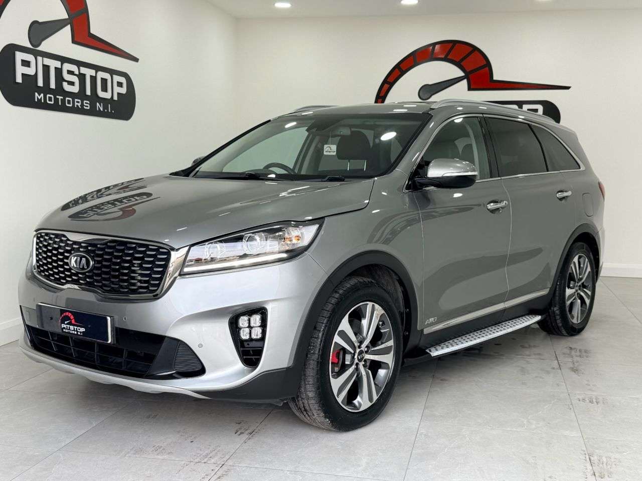 A 2019 KIA SORENTO 2.2 CRDi GT-Line SUV 5dr Diesel Auto AWD Euro 6 (s/s) (197 bhp) A 2019 KIA SORENTO 2.2 CRDi GT-Line SUV 5dr Diesel Auto AWD Euro 6 (s/s) (197 bhp)