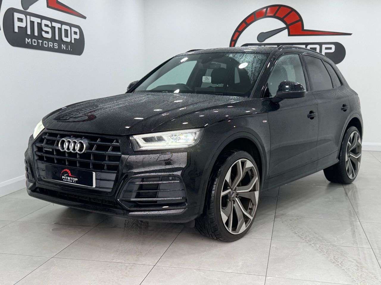 A 2020 AUDI Q5 2.0 TDI 40 S line SUV 5dr Diesel S Tronic quattro Euro 6 (s/s) (190 ps) A 2020 AUDI Q5 2.0 TDI 40 S line SUV 5dr Diesel S Tronic quattro Euro 6 (s/s) (190 ps)