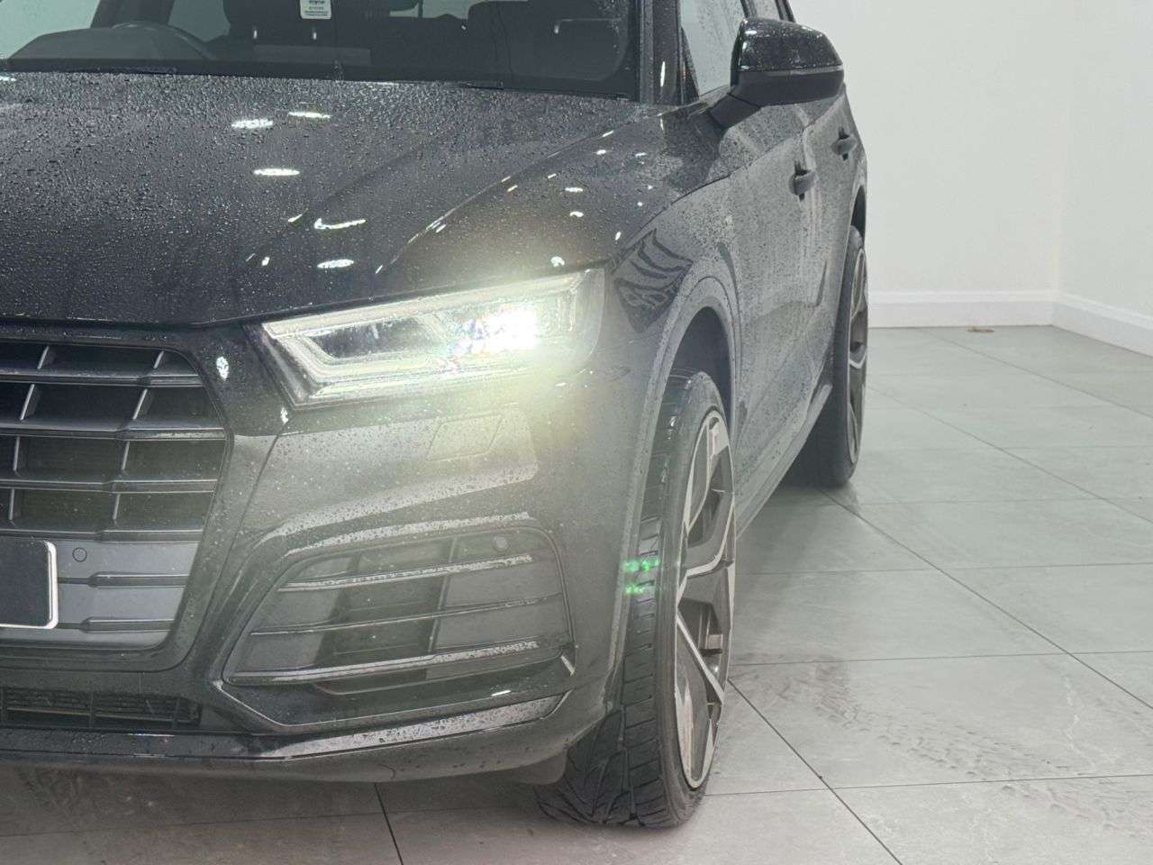 A 2020 AUDI Q5 2.0 TDI 40 S line SUV 5dr Diesel S Tronic quattro Euro 6 (s/s) (190 ps) A 2020 AUDI Q5 2.0 TDI 40 S line SUV 5dr Diesel S Tronic quattro Euro 6 (s/s) (190 ps)