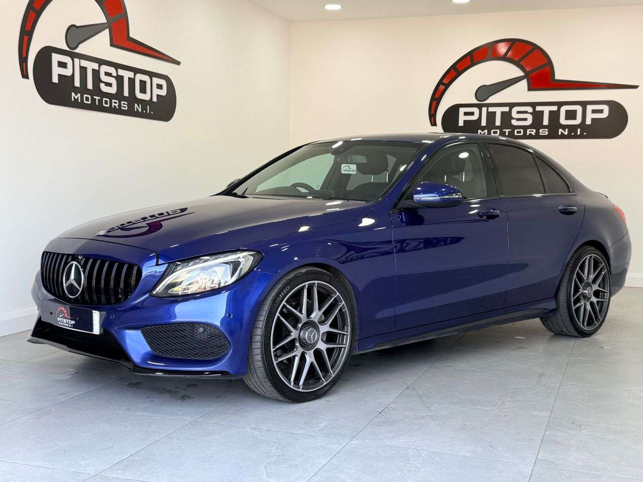 A 2017 MERCEDES-BENZ C-CLASS 2.1 C220d AMG Line Saloon 4dr Diesel G-Tronic+ Euro 6 (s/s) (170 ps) A 2017 MERCEDES-BENZ C-CLASS 2.1 C220d AMG Line Saloon 4dr Diesel G-Tronic+ Euro 6 (s/s) (170 ps)