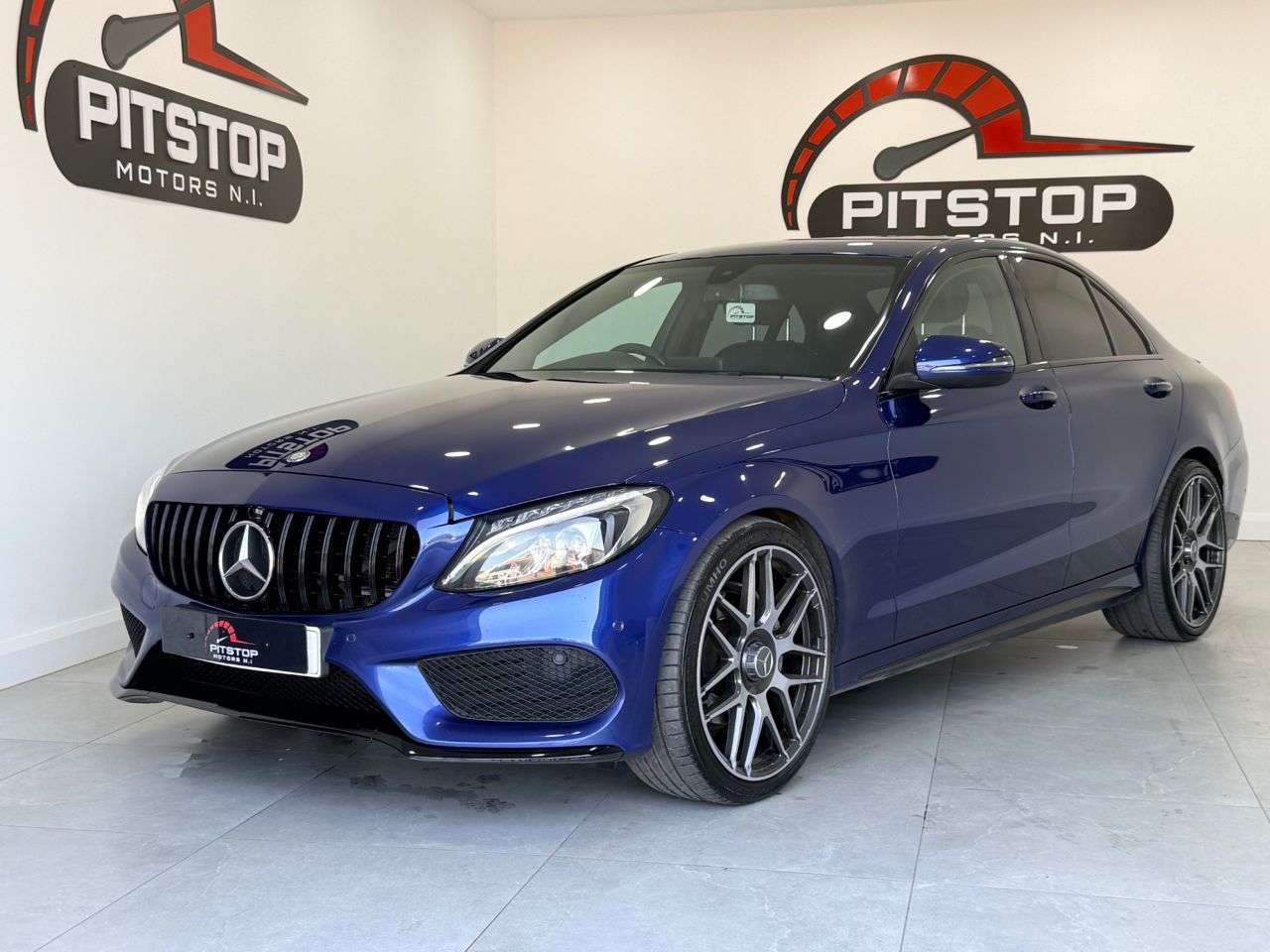 A 2017 MERCEDES-BENZ C-CLASS 2.1 C220d AMG Line Saloon 4dr Diesel G-Tronic+ Euro 6 (s/s) (170 ps) A 2017 MERCEDES-BENZ C-CLASS 2.1 C220d AMG Line Saloon 4dr Diesel G-Tronic+ Euro 6 (s/s) (170 ps)