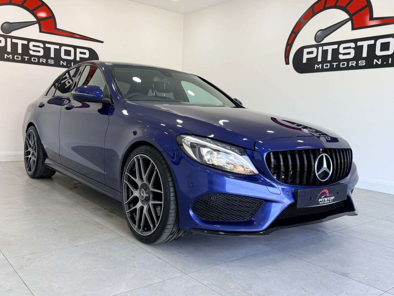 A 2017 MERCEDES-BENZ C-CLASS 2.1 C220d AMG Line Saloon 4dr Diesel G-Tronic+ Euro 6 (s/s) (170 ps) A 2017 MERCEDES-BENZ C-CLASS 2.1 C220d AMG Line Saloon 4dr Diesel G-Tronic+ Euro 6 (s/s) (170 ps)