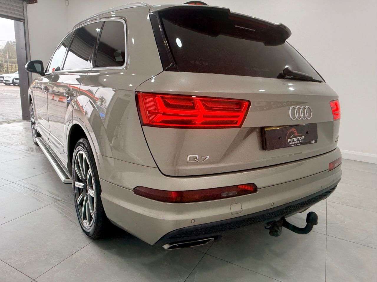 2016 AUDI Q7 2016 AUDI Q7