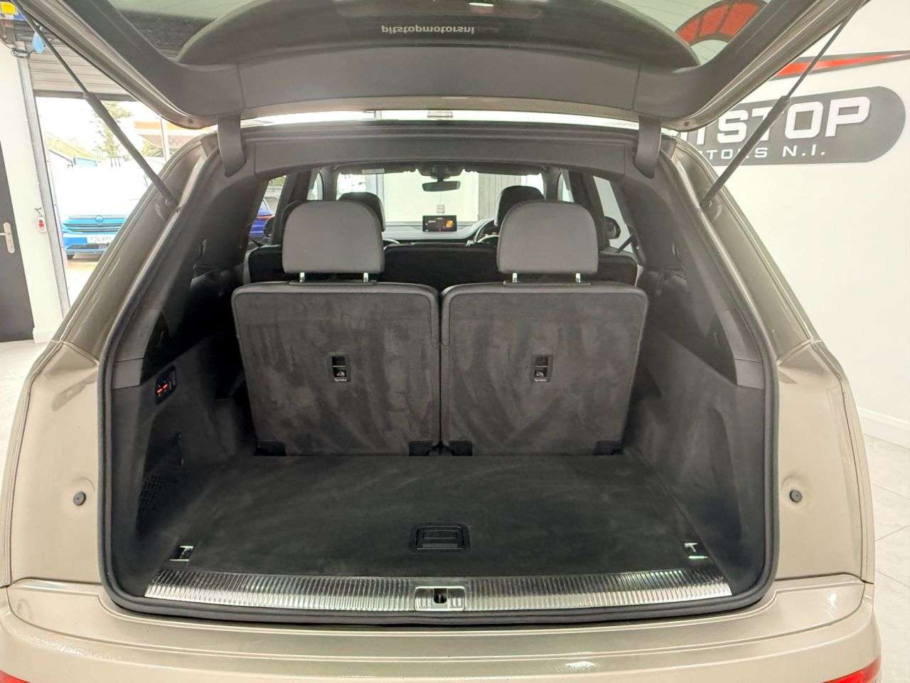 2016 AUDI Q7 2016 AUDI Q7