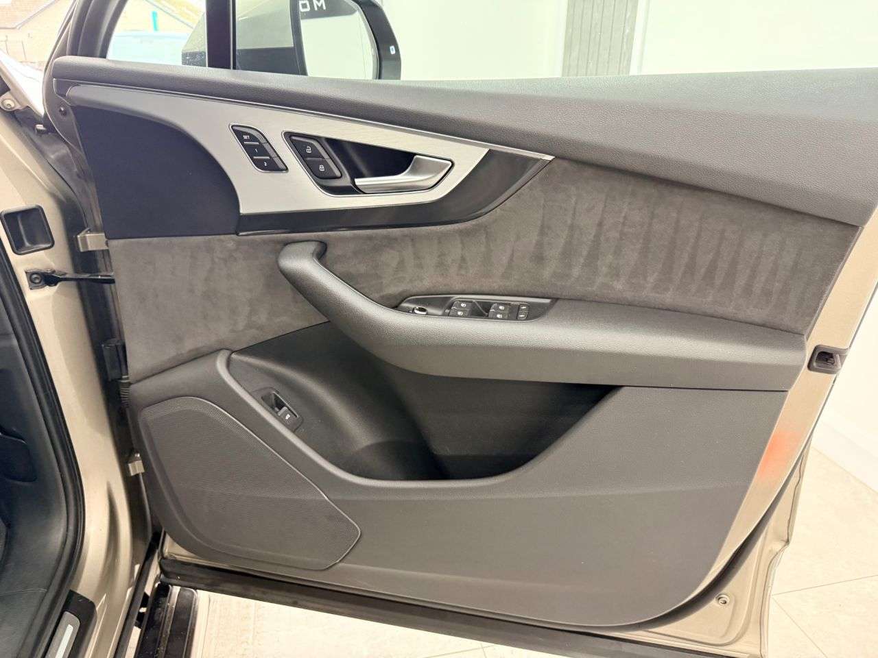 2016 AUDI Q7 2016 AUDI Q7